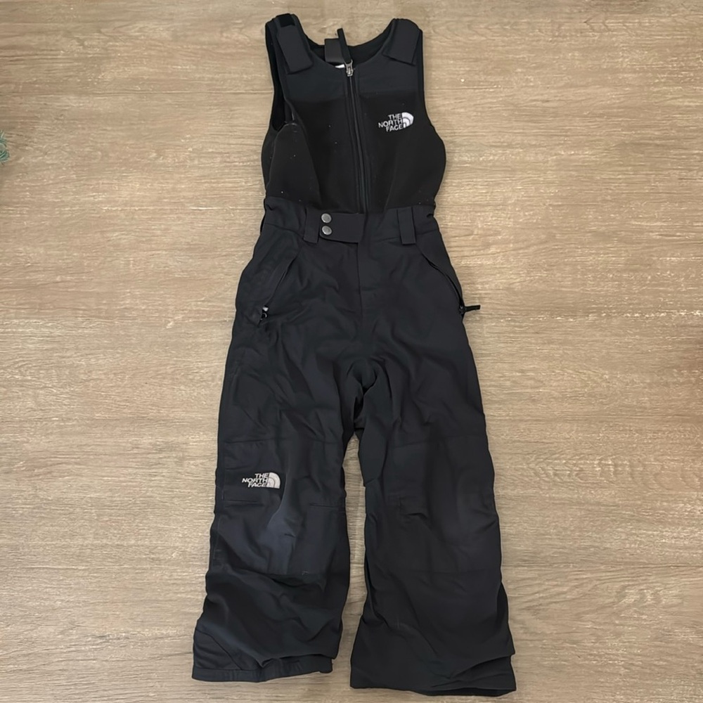 The North Face girl’s XS (6) snow / ski bib